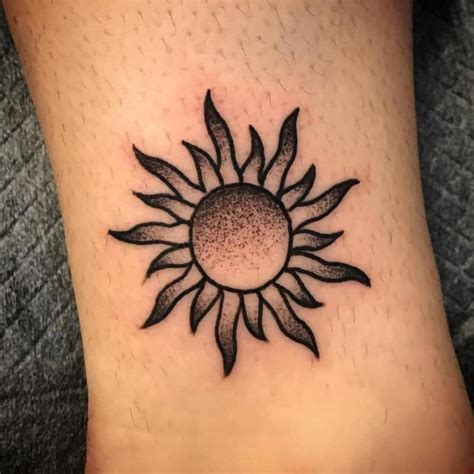 tatuajes de sol para hombres